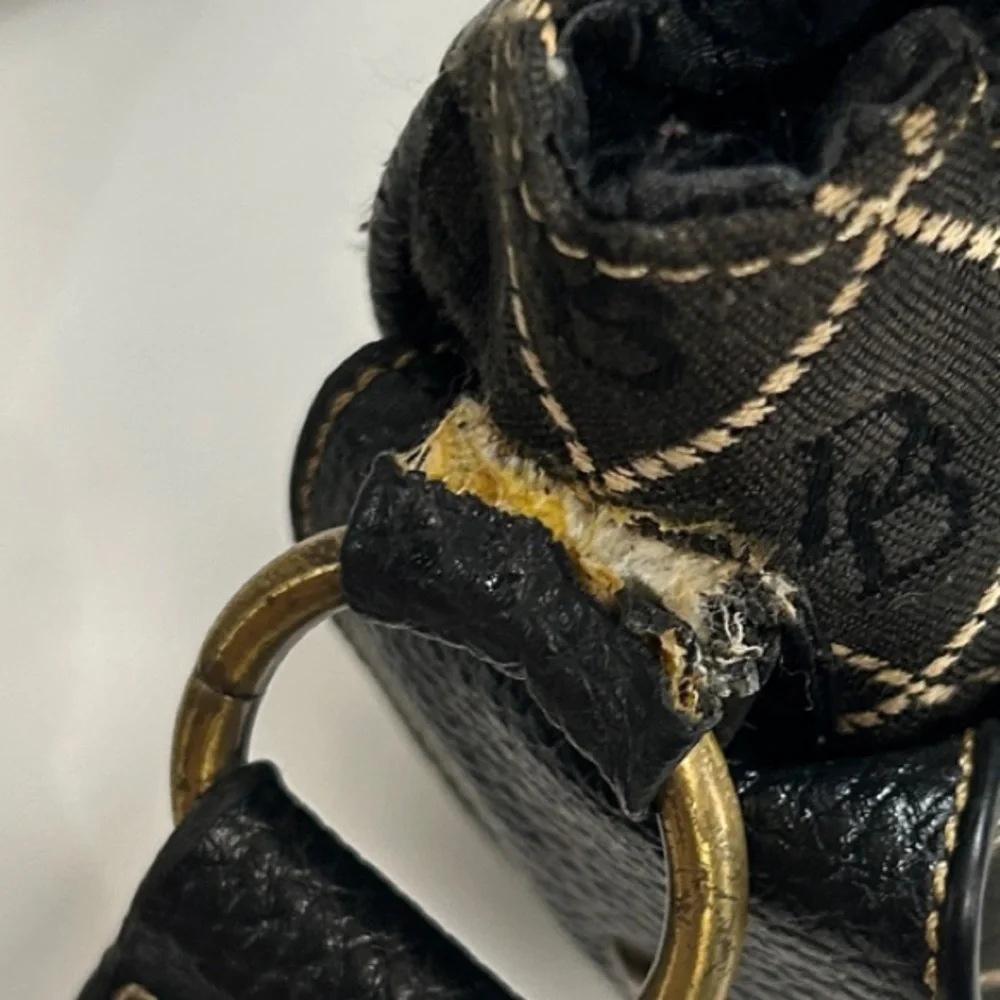 Chic Black Quilted Shoulder Bag